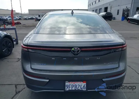 2023 Toyota Crown Platinum z USA, uszkodzony, nr VIN JTDAFAAF6P3000718